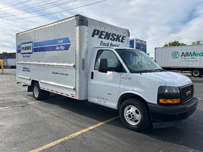 GMC G33903 Box Truck - 401HP, 6 Speed Automatic, Roll up Door