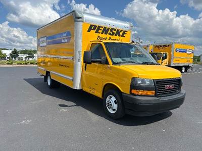 GMC G33903 Box Truck - 401HP, 6 Speed Automatic, Roll up Door