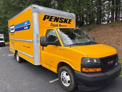 GMC G33903 Box Truck - 401HP, 6 Speed Automatic, Roll up Door