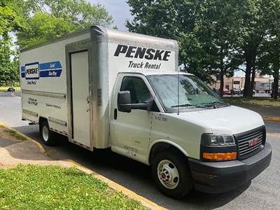 GMC G33903 Box Truck - 401HP, 6 Speed Automatic, Roll up Door