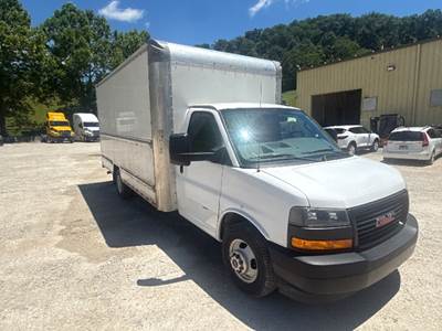 GMC G33903 Box Truck - 401HP, 6 Speed Automatic, Roll up Door