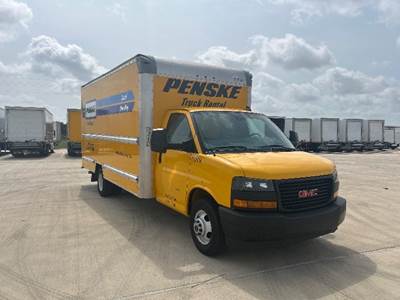 GMC G33903 Box Truck - 401HP, 6 Speed Automatic, Roll up Door