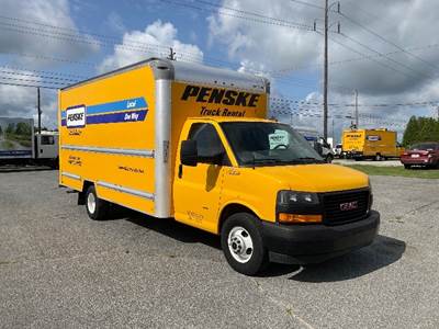 GMC G33903 Box Truck - 401HP, 6 Speed Automatic, Roll up Door