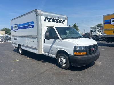 GMC G33903 Box Truck - 401HP, 6 Speed Automatic, Roll up Door