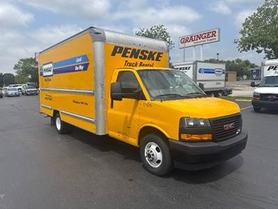 GMC G33903 Box Truck - 401HP, 6 Speed Automatic, Roll up Door
