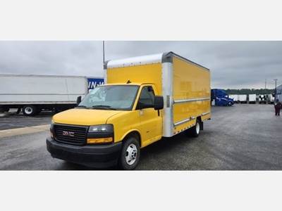 GMC G33903 Box Truck - 401HP, 6 Speed Automatic, Roll up Door