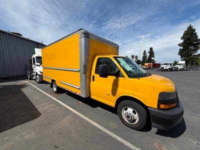 GMC G33903 Box Truck - 401HP, 6 Speed Automatic, Roll up Door