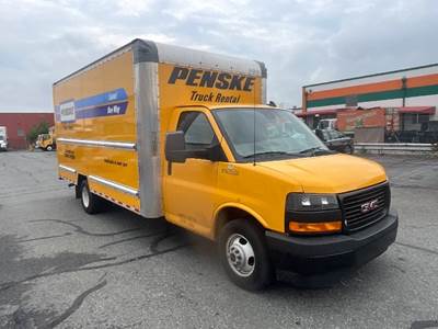 GMC G33903 Box Truck - 401HP, 6 Speed Automatic, Roll up Door