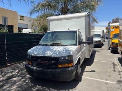 GMC G33903 Box Truck - 401HP, 6 Speed Automatic, Roll up Door