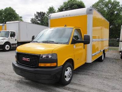 GMC G33903 Box Truck - 401HP, 6 Speed Automatic, Roll up Door