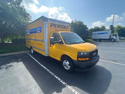 GMC G33903 Box Truck - 401HP, 6 Speed Automatic, Roll up Door