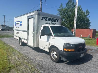 GMC G33903 Box Truck - 401HP, 6 Speed Automatic, Roll up Door