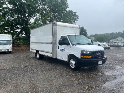 GMC G33903 Box Truck - 401HP, 6 Speed Automatic, Roll up Door