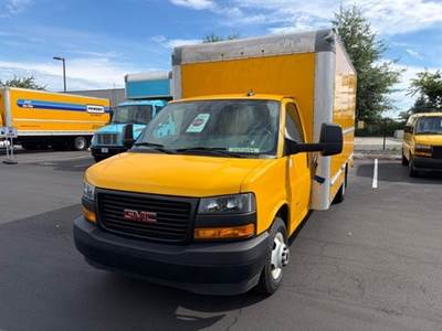 GMC G33903 Box Truck - 401HP, 6 Speed Automatic, Roll up Door