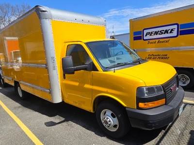 GMC G33903 Box Truck - 401HP, 6 Speed Automatic, Roll up Door