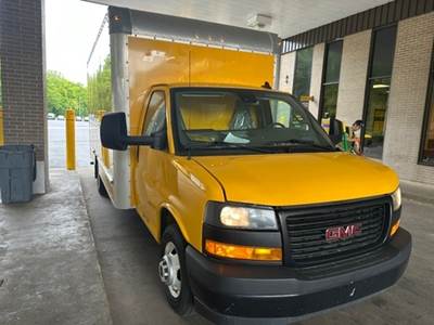 GMC G33903 Box Truck - 401HP, 6 Speed Automatic, Roll up Door