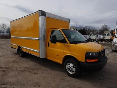 GMC G33903 Box Truck - 401HP, 6 Speed Automatic, Roll up Door