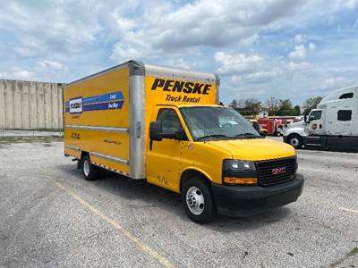 GMC G33903 Box Truck - 401HP, 6 Speed Automatic, Roll up Door