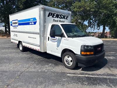 GMC G33903 Box Truck - 401HP, 6 Speed Automatic, Roll up Door