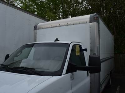 GMC G33903 Box Truck - 401HP, 6 Speed Automatic, Roll up Door