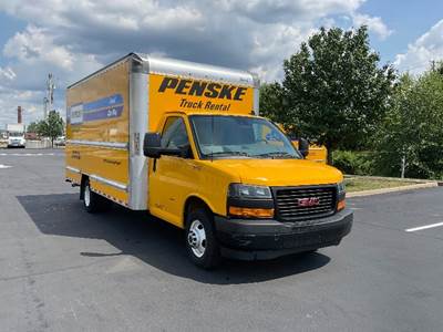 GMC G33903 Box Truck - 401HP, 6 Speed Automatic, Roll up Door