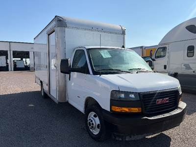 GMC G33903 Box Truck - 401HP, 6 Speed Automatic, Roll up Door