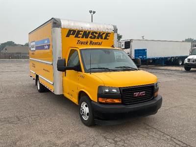 GMC G33903 Box Truck - 401HP, 6 Speed Automatic, Roll up Door