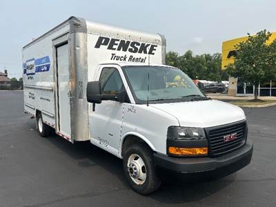 GMC G33903 Box Truck - 401HP, 6 Speed Automatic, Roll up Door