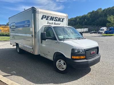 GMC G33903 Box Truck - 401HP, 6 Speed Automatic, Roll up Door
