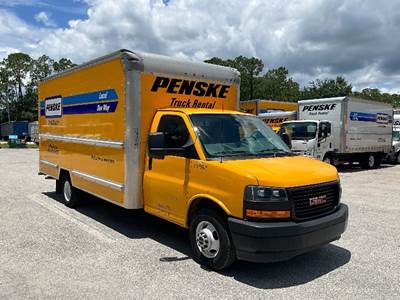 GMC G33903 Box Truck - 401HP, 6 Speed Automatic, Roll up Door
