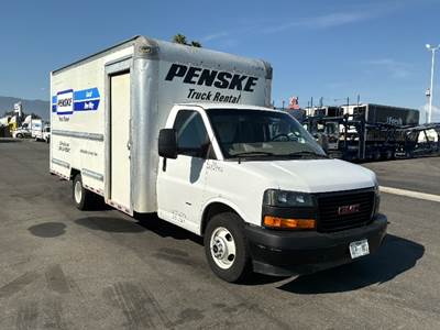 GMC G33903 Box Truck - 401HP, 6 Speed Automatic, Roll up Door