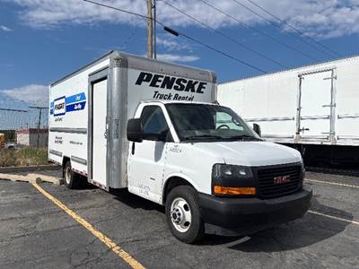 GMC G33903 Box Truck - 401HP, 6 Speed Automatic, Roll up Door