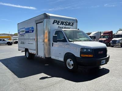 GMC G33903 Box Truck - 401HP, 6 Speed Automatic, Roll up Door