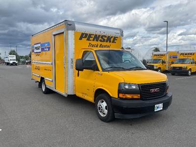 GMC G33903 Box Truck - 401HP, 6 Speed Automatic, Roll up Door