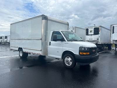 GMC G33903 Box Truck - 401HP, 6 Speed Automatic, Roll up Door
