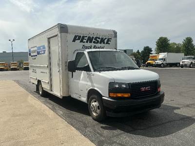 GMC G33903 Box Truck - 401HP, 6 Speed Automatic, Roll up Door