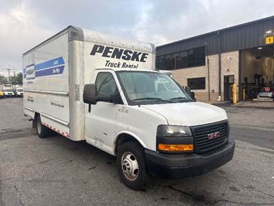 GMC G33903 Box Truck - 401HP, 6 Speed Automatic, Roll up Door