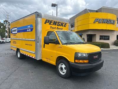 GMC G33903 Box Truck - 401HP, 6 Speed Automatic, Roll up Door