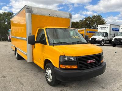 GMC G33903 Box Truck - 401HP, 6 Speed Automatic, Roll up Door