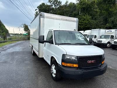 GMC G33903 Box Truck - 401HP, 6 Speed Automatic, Roll up Door