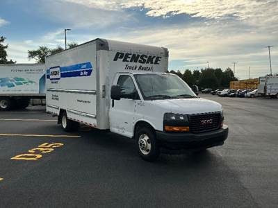 GMC G33903 Box Truck - 401HP, 6 Speed Automatic, Roll up Door