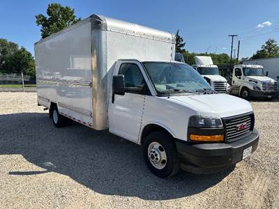 GMC G33903 Box Truck - 401HP, 6 Speed Automatic, Roll up Door
