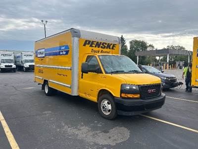 GMC G33903 Box Truck - 401HP, 6 Speed Automatic, Roll up Door