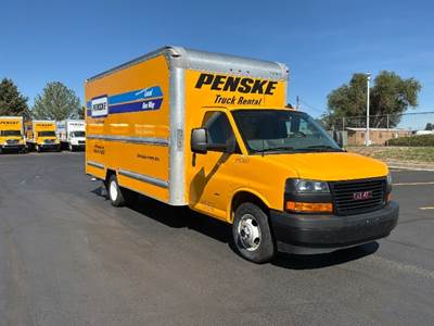 GMC G33903 Box Truck - 401HP, 6 Speed Automatic, Roll up Door
