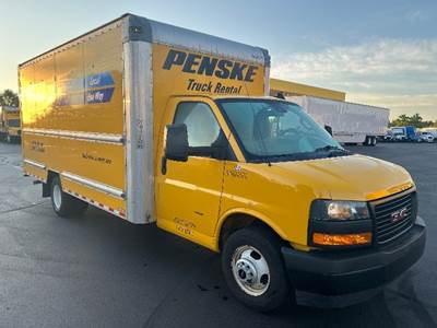 GMC G33903 Box Truck - 401HP, 6 Speed Automatic, Roll up Door