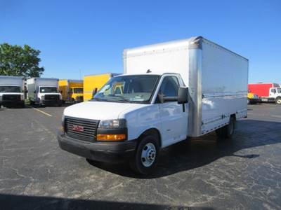 GMC G33903 Box Truck - 401HP, 6 Speed Automatic, Roll up Door