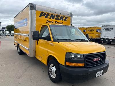 GMC G33903 Box Truck - 401HP, 6 Speed Automatic, Roll up Door