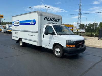 GMC G33903 Box Truck - 401HP, 6 Speed Automatic, Roll up Door