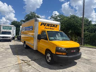 GMC G33903 Box Truck - 401HP, 6 Speed Automatic, Roll up Door