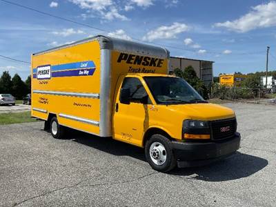 GMC G33903 Box Truck - 401HP, 6 Speed Automatic, Roll up Door
